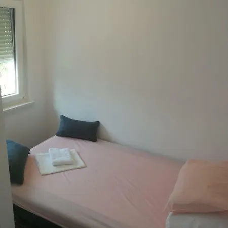 Marana Πανσιόν